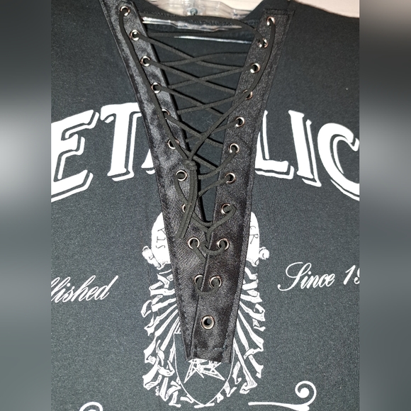 Vintage y2k Metalica whisky in the jar cross string v neck - Picture 4 of 10